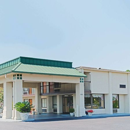 Baymont By Wyndham Troy Hotel Exterior foto