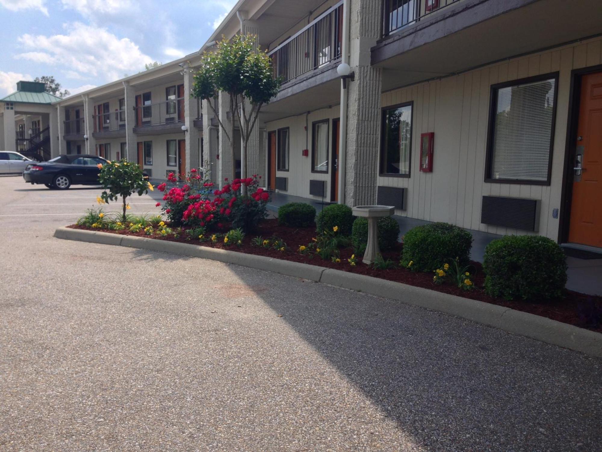 Baymont By Wyndham Troy Hotel Exterior foto