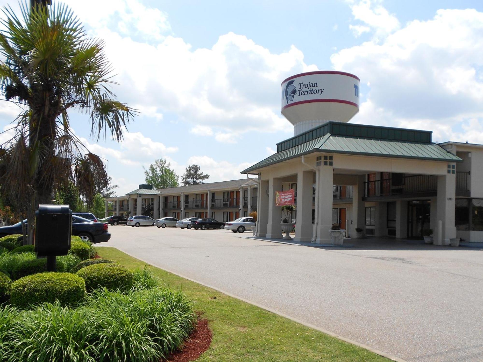 Baymont By Wyndham Troy Hotel Exterior foto