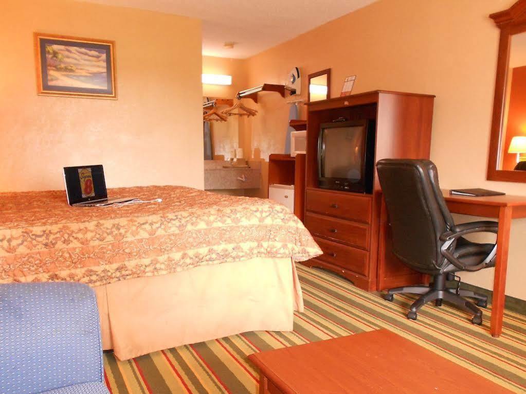 Baymont By Wyndham Troy Hotel Exterior foto