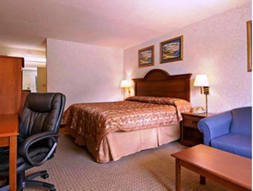 Baymont By Wyndham Troy Hotel Exterior foto