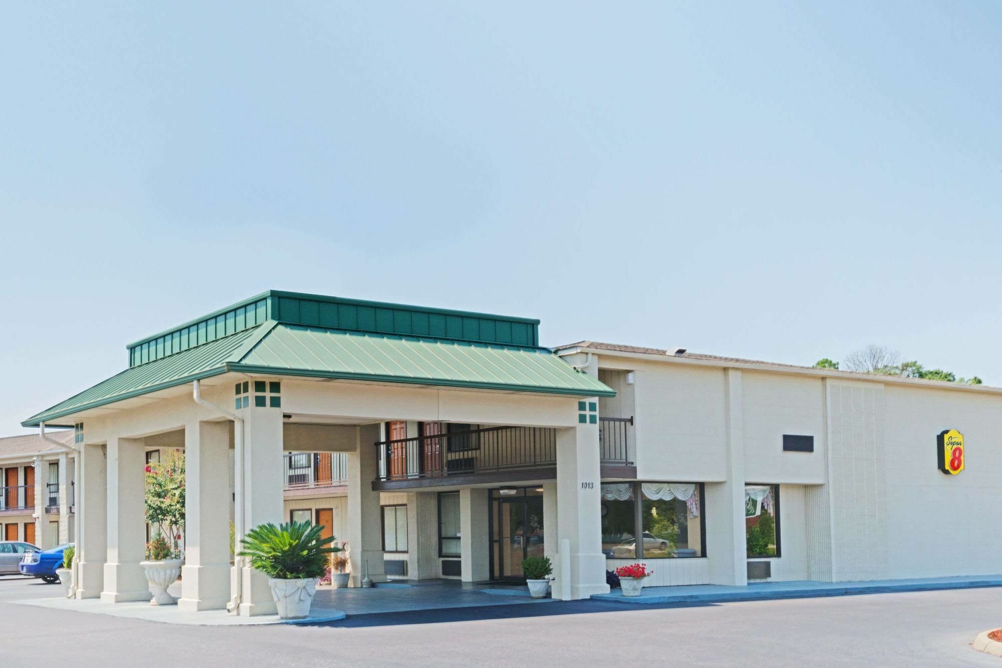 Baymont By Wyndham Troy Hotel Exterior foto